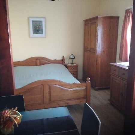 Besenyei Apartman Sárvár Exterior foto